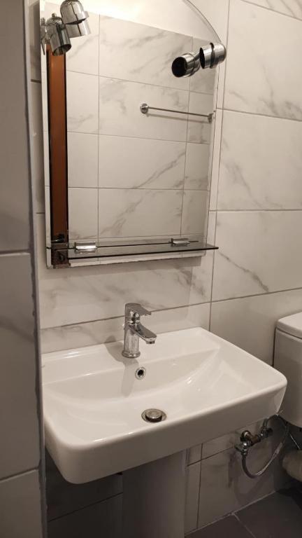 סרנדה Dea1 Majlinda Apartment מראה חיצוני תמונה